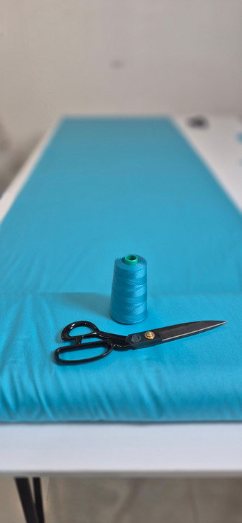 آبی فیروزه ای